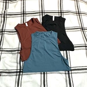 lululemon muscle love crop tanks lot